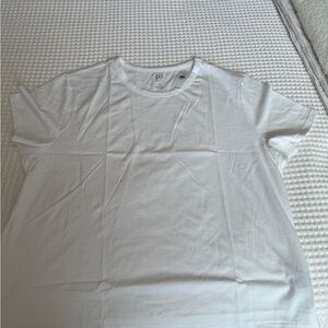GAP White Short Sleeve Crewneck Tee